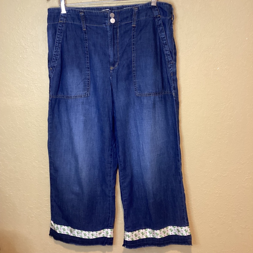 Seven 7 Wide Leg Soft Cargo Jeans with Cactus Ribbon Details on hem, Size 10